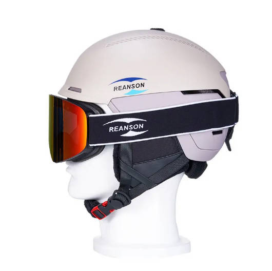 Hard Shell vs. In-Mold Ski Helmets: Which Construction Method Offers Better Durability and Weight?