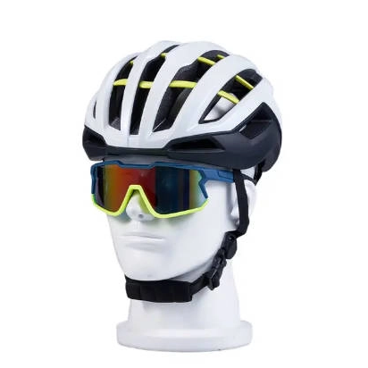 Aero Helmet vs Ventilated Helmet: Which One Should Road Cyclists Choose?